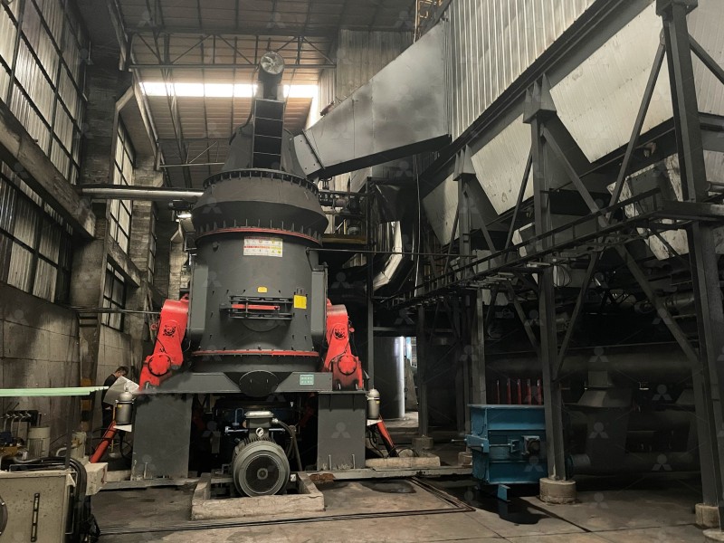 Detail of powder classifier rotating blades inside vertical mill